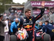 Max Verstappen arrancará desde la Pole mientras que Checo Pérez desde el último sitio. EFE / J. Carret