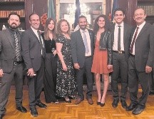 Sergio Graf Montero, al centro, posa tras ser reconocido por su labor ambientalista. ESPECIAL