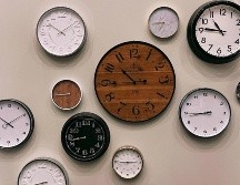 Por teléfono, Internet o viendo tu reloj de pared, hay varias opciones para ver la hora correcta. ESPECIAL/UNSPLASH