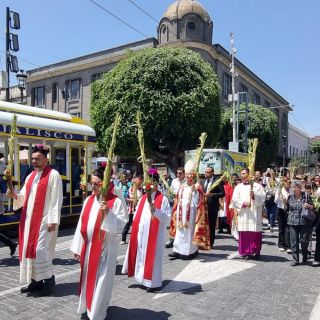 Arranca Semana Santa con bendición de ramos en La Merced