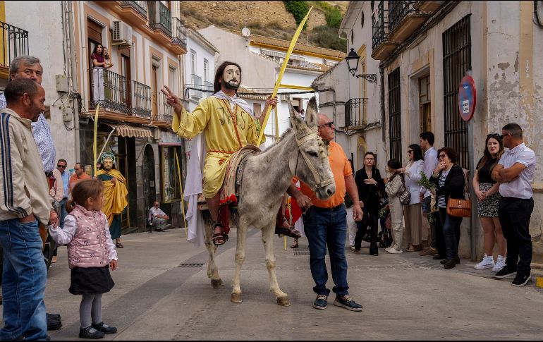 Tras el Domingo de Ramos, llega este día en el que, pese a la alegría, los cristianos se preparan ante los hechos del Jueves Santo. AP/M. Fernández