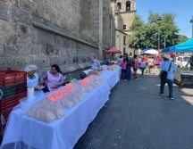 Cada año, miles de tapatíos visitan el primer cuadro de la ciudad sólo para comprar empanadas y satisfacer su antojo. EL INFORMADOR/P. Mendoza