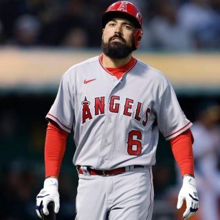 Anthony Rendon fue suspendido 4 juegos por interacción con fanático