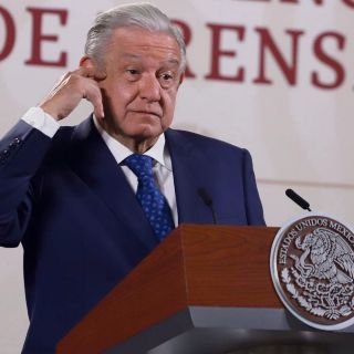 AMLO solicita revertir suspensión al Plan B