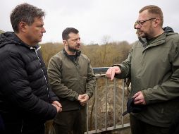 Zelenzki (c) resaltó el trabajo de la OTAN en materia de seguridad. EFE/Presidencia de Ucrania