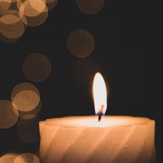 Van a la iglesia a rezar y se roban el cirio pascual; video capta hurto