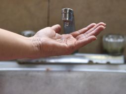 El megacorte de agua del jueves y viernes de Semana Santa afectará a 2.5 millones de personas de la ZMG, al menos seis de cada 10 habitantes de la ciudad. NTX / ARCHIVO