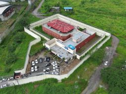 Bandas rivales se enfrentaron en la cárcel llamada La Roca. AFP