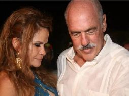 Mediante la cuenta oficial del intérprete de 