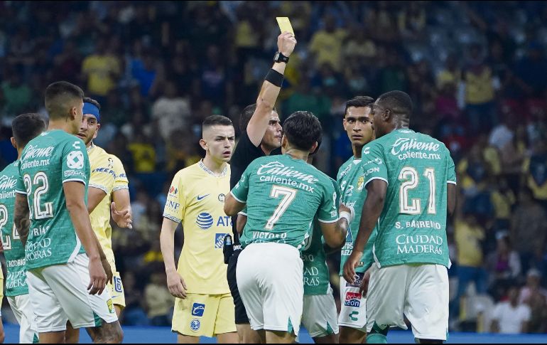 Los zafarranchos del pasado sábado en el estadio Azteca dejaron a cuatro suspendidos: un árbitro, un jugador y dos entrenadores. IMAGO7/R. Vadillo