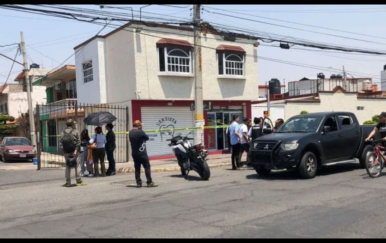 Los ladrones esperaron a que abriera la cortina del negocio y entraron para pedirle las llaves de la camioneta. SUN