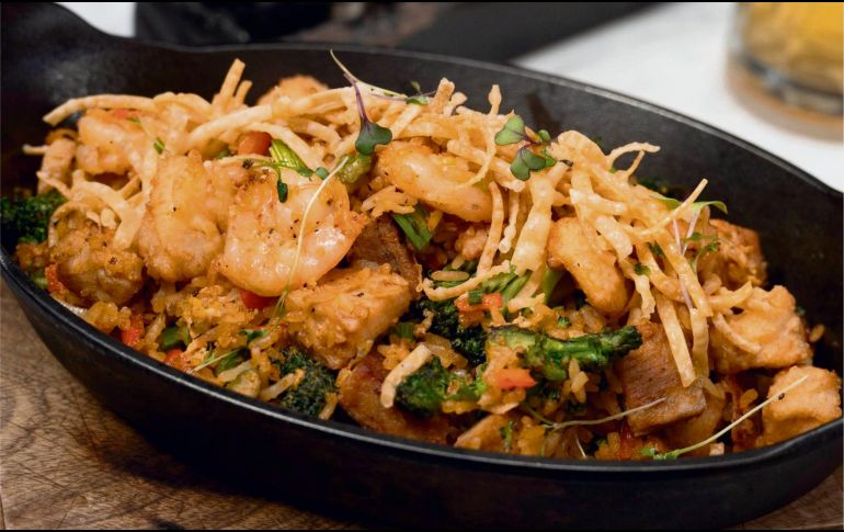 El restaurante Santo Mar ofrece una amplia variedad de productos frescos. ESPECIAL