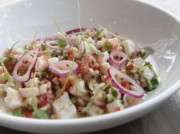 Para la elaboración de ceviche y aguachile usando sólo jugo de limón se recomienda comprar los mariscos en lugares de confianza. SUN / ARCHIVO