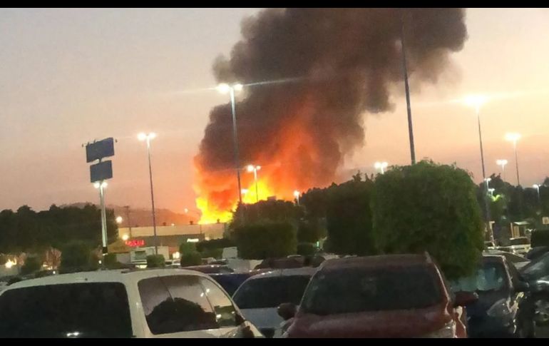 Desde varios kilómetros se veía la columna de humo. ESPECIAL