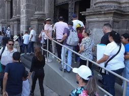 Más de 15 mil personas visitaron los siete templos en Guadalajara. EL INFORMADOR/ CARLOS ZEPEDA