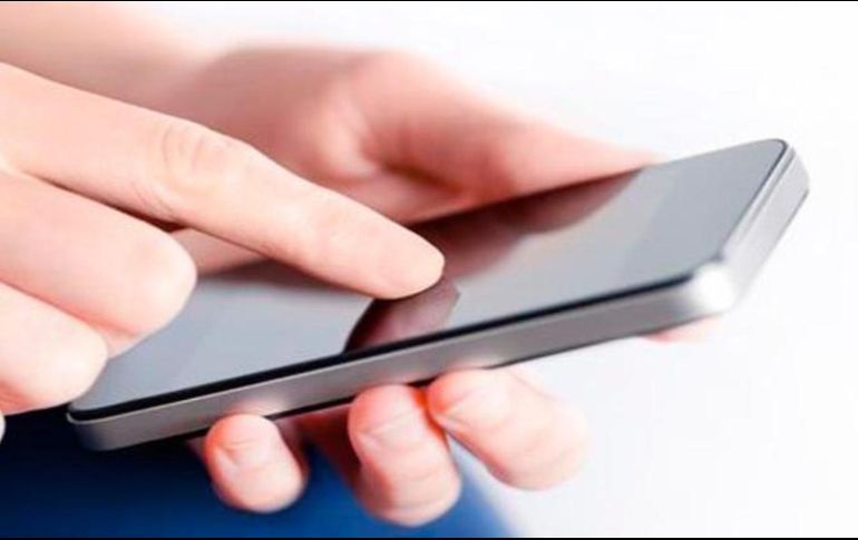 Ciertas costumbres cotidianas dañan a los celulares. AP/ ARCHIVO