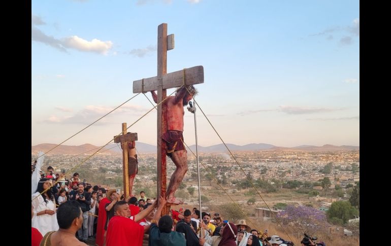El Viernes Santo conmemora la Pasión y Muerte de Jesús en la cruz, en cuestión teológica es la intersección por la salvación universal. EL INFORMADOR / E. Gomez
