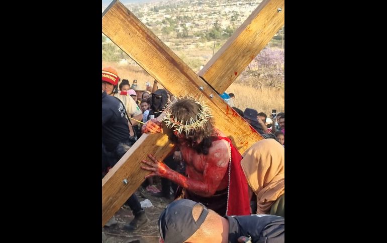 El Viernes Santo conmemora la Pasión y Muerte de Jesús en la cruz, en cuestión teológica es la intersección por la salvación universal. EL INFORMADOR / E. Gomez