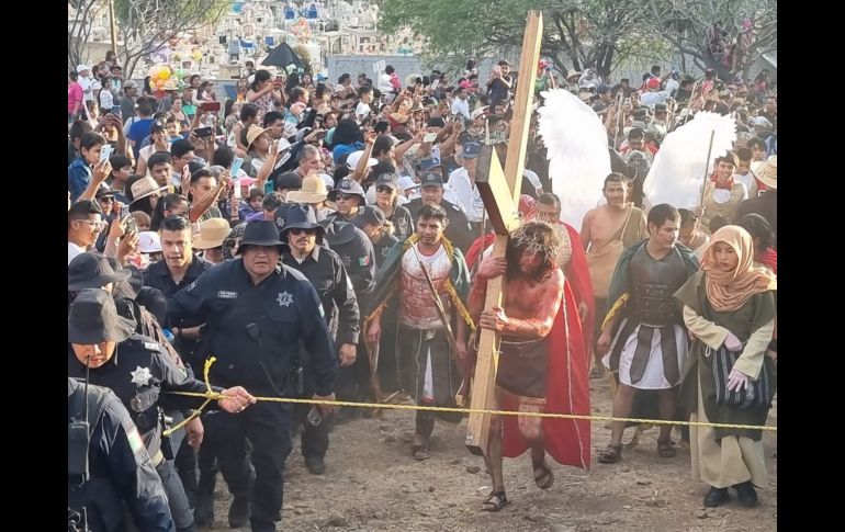 El Viernes Santo conmemora la Pasión y Muerte de Jesús en la cruz, en cuestión teológica es la intersección por la salvación universal. EL INFORMADOR / C. Zepeda