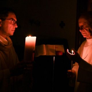 Sábado de Gloria, el día del gran silencio y la vigilia pascual