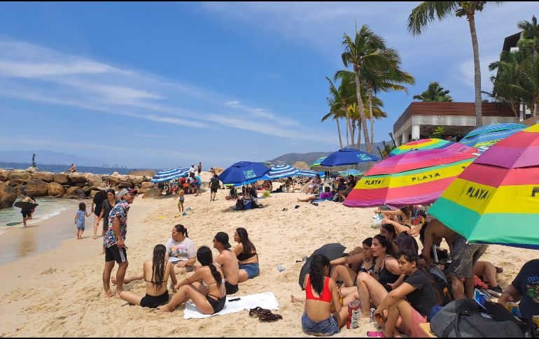 Puerto Vallarta 2023: El último chapuzón antes de regresar a casa;  abarrotan playas (FOTOS) | El Informador