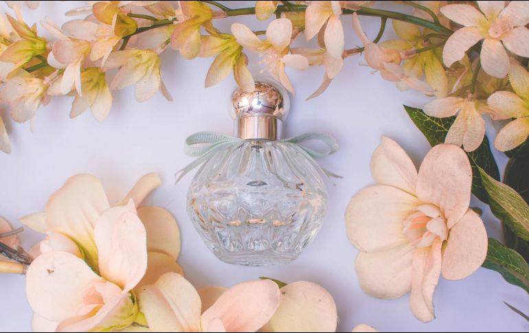 Perfumes para consentir a la niña que llevas dentro. ESPECIAL/Foto de Camille Paralisan en Unsplash.