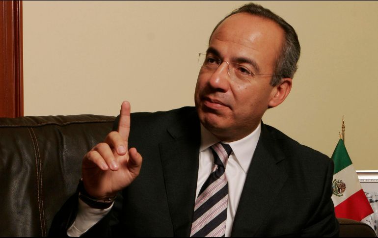 Felipe Calderón se unió a la ola de condolencias luego de darse a conocer la muerte de Julián Figueroa. SUN/ARCHIVO