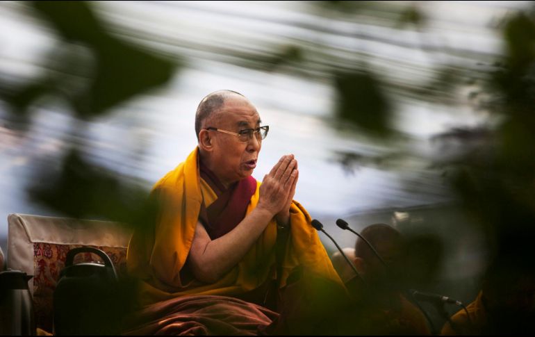 En 2011, el Dalai Lama renunció al poder político en el Tíbet para dedicarse exclusivamente al religioso y cultural. AP/ARCHIVO