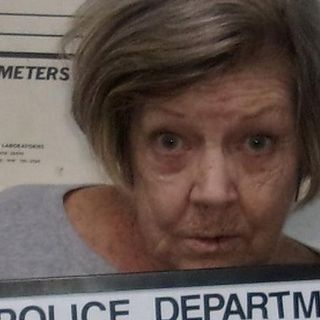 La mujer de 78 años que fue arrestada después de robar un banco por tercera vez en su vida