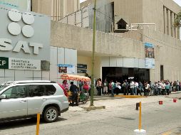 De acuerdo con el SAT, los contribuyentes que se verán beneficiados con el depósito automático serán aquellos cuyo saldo a favor no supere los 10 mil pesos. EL INFORMADOR/ARCHIVO