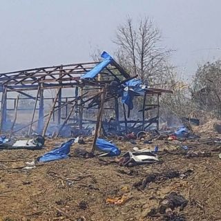 Ataque aéreo deja decenas de muertos en Birmania; se le atribuye a junta militar