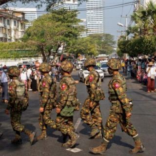 Junta birmana reconoce ataque aéreo mortal contra una aldea