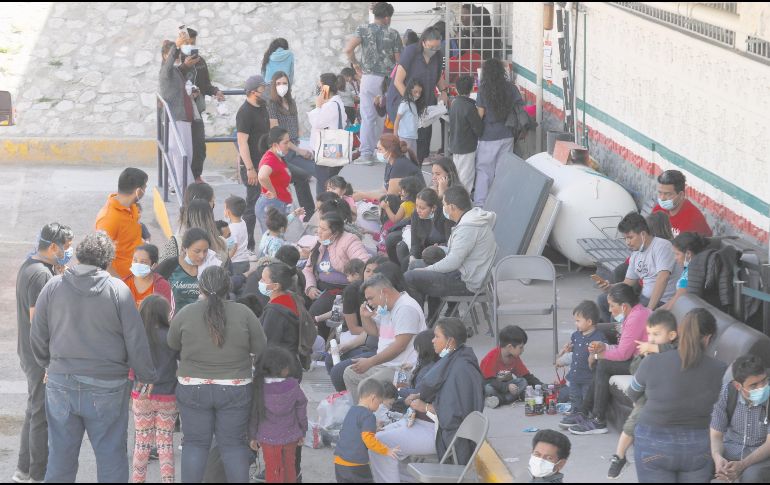 La Fiscalía General de la República señala que diversos centros migratorios en el país no mejoran las condiciones de seguridad de quienes ahí llegan. AFP