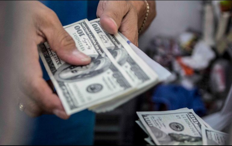 El precio del dólar ha fluctuado en abril. EL INFORMADOR/ ARCHIVO