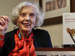 Beatriz Paredes, senadora del PRI, destacó en tribuna que a Elena Poniatowska no la han callado, ni se han cobijado a la sombra del poder, sino que denunciaron actos y hechos de abuso de poder. SUN / ARCHIVO