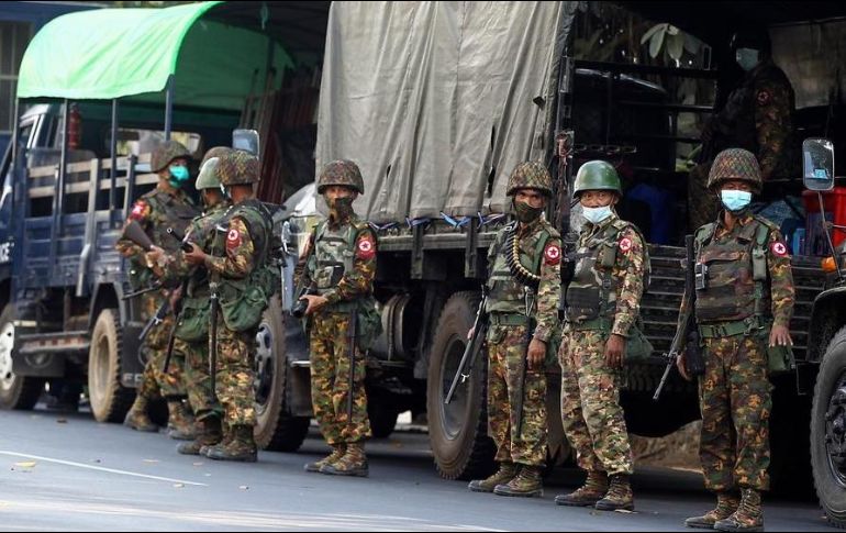 Aumentan las víctimas mortales debido al ataque del Ejército birmano en contra de la oposición al régimen militar golpista que gobierna el país. AP