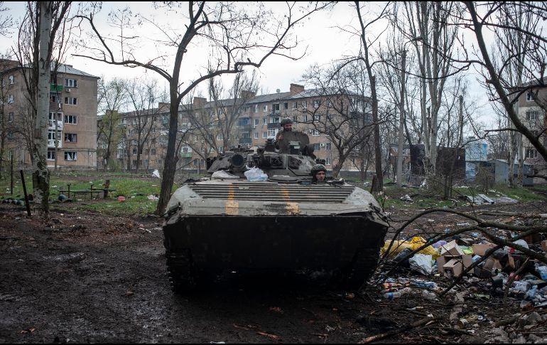 Durante la jornada de este jueves, las fuerzas rusas atacaron el pueblo de Zmiivka, en la parte de la provincia controlada por el Gobierno de Kiev. AP/I. Rubakova