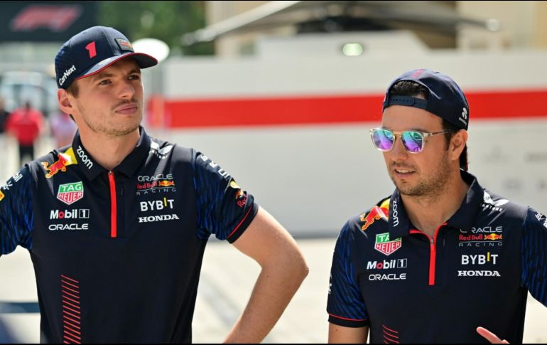 Max Verstappen y Checo Pérez juntos. AFP