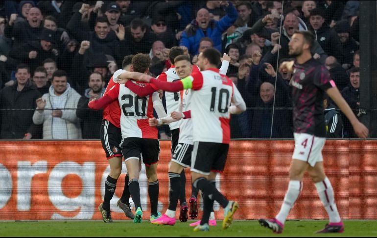 El Feyenoord, aunque fue dominado en casa, lleva una ventaja a la vuelta en Roma. AP/P. Dejong