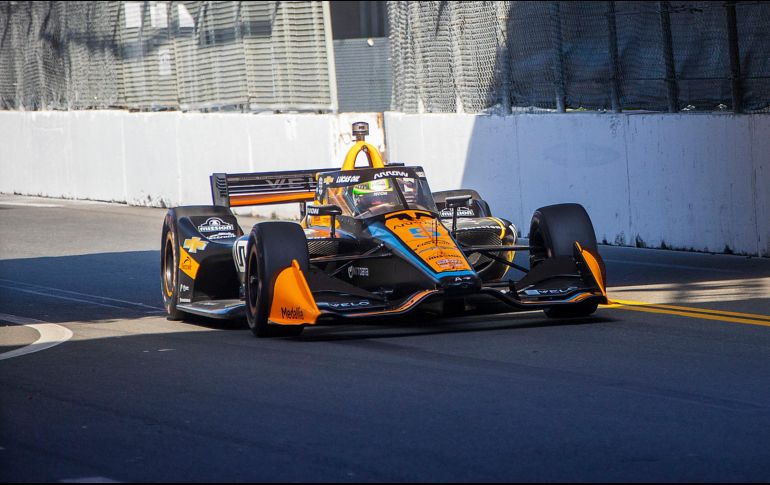 El regiomontano fue el más rápido en las primeras dos sesiones de prácticas, pero en la práctica fue víctima de las decisiones de neumáticos del equipo y terminó relegado hasta el sexto lugar.  EFE / J. Rojas