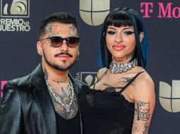 A través de un video que Joyería Braggao compartió, se observa cómo le muestran a Nodal, que está acompañado de Cazzu, una caja, la cual abren ante la sorpresa de ambos. ESPECIAL