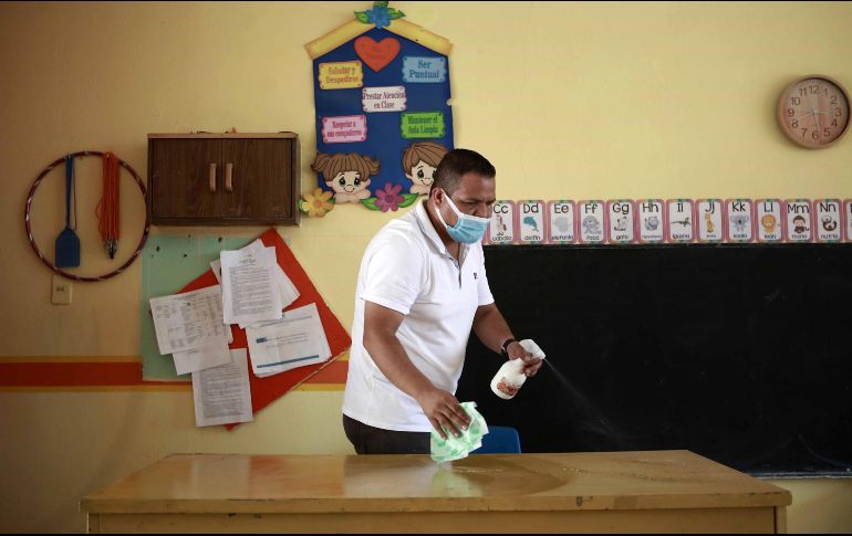 Maestros se preparan para recibir a los alumnos en el regreso a clases. SUN / ARCHIVO