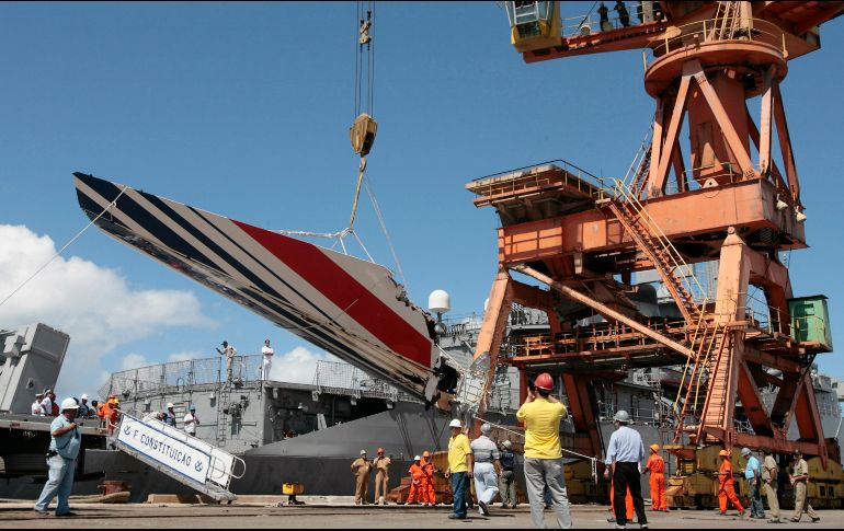 Tomó dos años encontrar el avión y sus dispositivos de grabación ya que estaban ubicados en el fondo del océano. AP/ARCHIVO