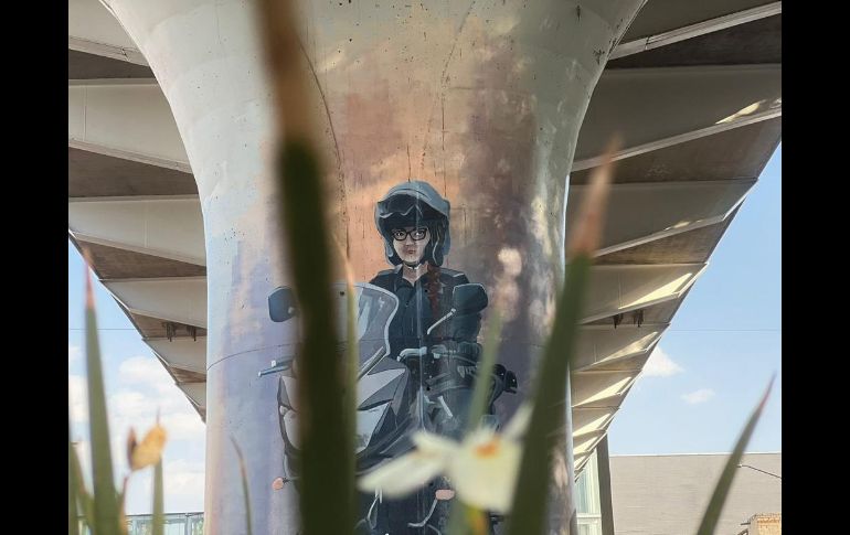 La acompañaron oficiales del escuadrón Gamas quienes estuvieron en la Guardia de Honor. CORTESÍA / Policía GDL