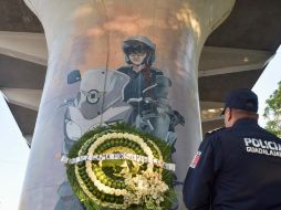 La acompañaron oficiales del escuadrón Gamas quienes estuvieron en la Guardia de Honor. CORTESÍA / Policía GDL