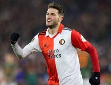 Santiago Giménez se encuentra poniendo en alto el nombre de México en Europa. ESPECIAL/Feyenoord