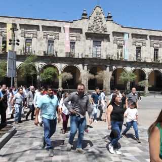 Evacuan presidencia de Guadalajara en tres minutos por simulacro