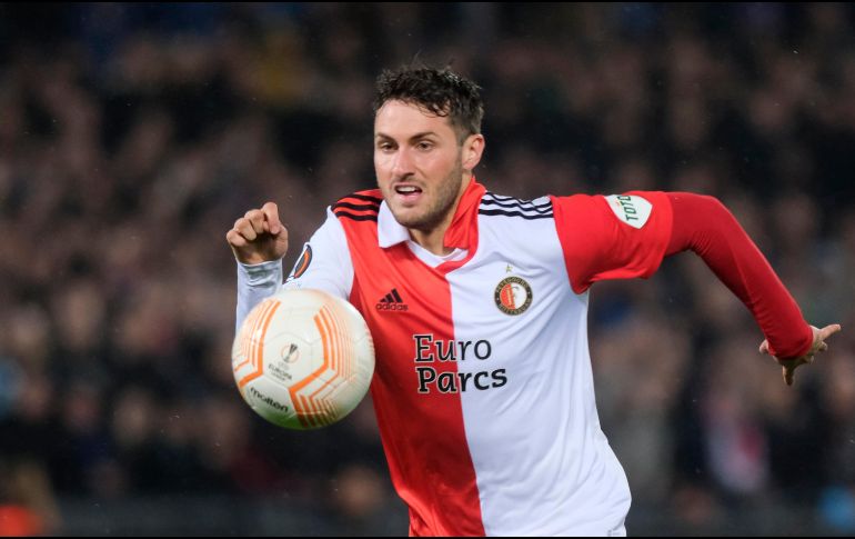 SANTIAGO GIMÉNEZ. Los cuatro partidos de cuartos de final de la Europa League están listos para disputarse el día de mañana a las 13:00 horas. AP / ARCHIVO