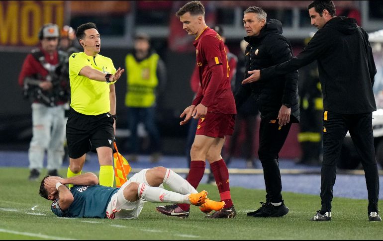 Una mala noche fue la que vivió el mexicano Santiago Giménez. AP/Alessandra Tarantino