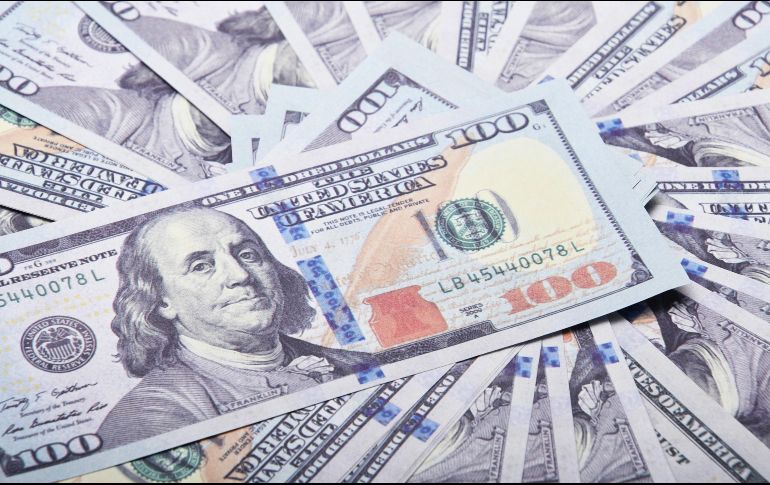 Los especialistas coinciden que el aumento en el envío de remesas puede responder a que hay más migrantes. ESPECIAL